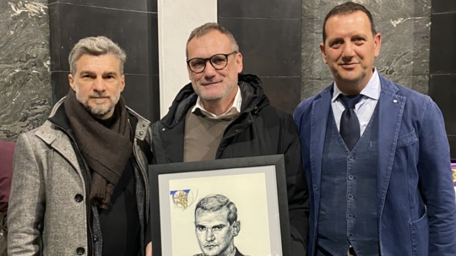 Siulp novarese, consegnato ritratto in ricordo di Francesco Duma 